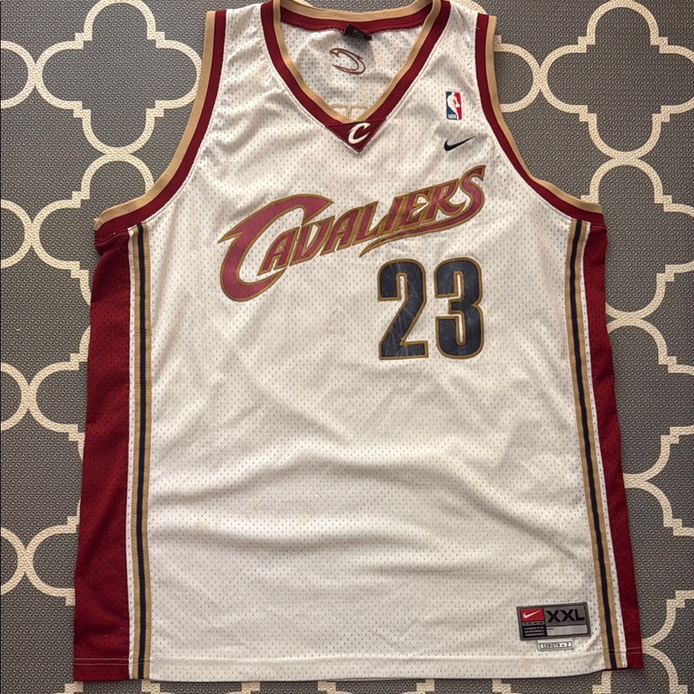 Nike NBA Cavaliers LeBron James No. 23 Jersey - Size XXL Length +2